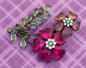 Vintage Intricate Heart Petals Lovely Flowers Brooch - V3