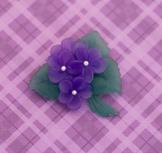 Vintage Avon Art Nouveau Purple Floral Leaf Brooc… - image 1