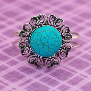 Vintage Lovely Hearts Circle Blue Hinged Bangle 1/2 inch - BX9