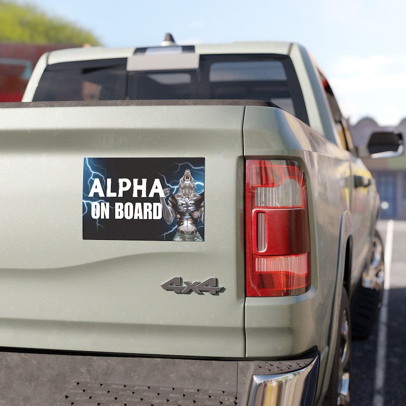 Alpha on Board / Divertente magnete per paraurti auto o adesivo/ Regalo meme accessorio per auto, Gen Z, Maledetto, Lupo maschio alfa, Decalcomania, Decorazione impermeabile per auto immagine 3