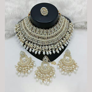 Indian Bridal Necklace Set, Kundan Stone Pearls and Beads Choker Necklace Set, Kundan Earrings and Mangtika, Wedding Jewelry Set, Kundan set