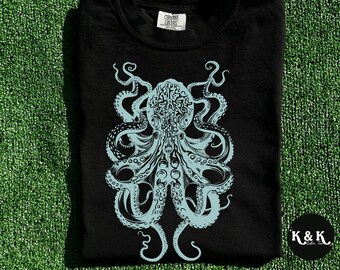 Vintage Tattoo Style Octopus Art T-Shirt & Gift Vintage Tattoo Style Octopus Art T-Shirt & Gift