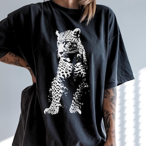 Retro Leopard Tshirt, Gothic Apparel, Leopard Lover Tee, Gift For Animal Lover, Animal Shirt, Oversized Graphic Tee, Trendy Tee, Leopard Tee