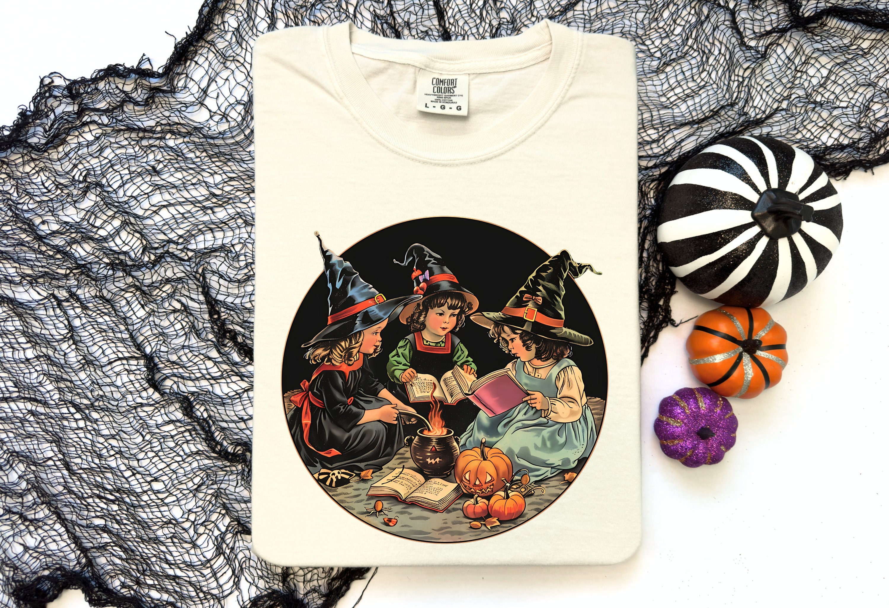 トップス WORLDS END CLASSICS WITCHES-TEE Wicked Awesome Retro Youth T-Shirt – Chowdaheadz