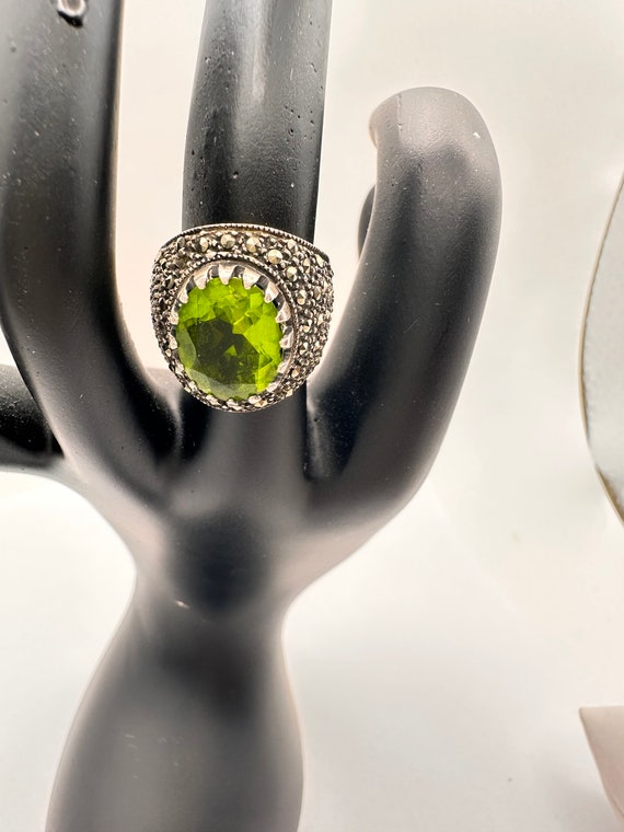 VNTG 935 Sterling Silver and 2ct PERIDOT Ring Size