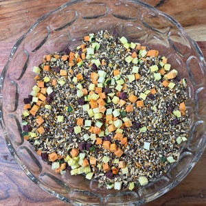 Runzas organic bird food for parrots and small birds

Organic Seed Blend