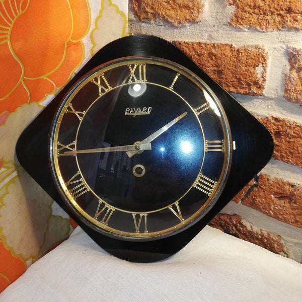 horloge mécanique en formica Bayard noire, vintage