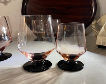 Verres anciens rose orangé