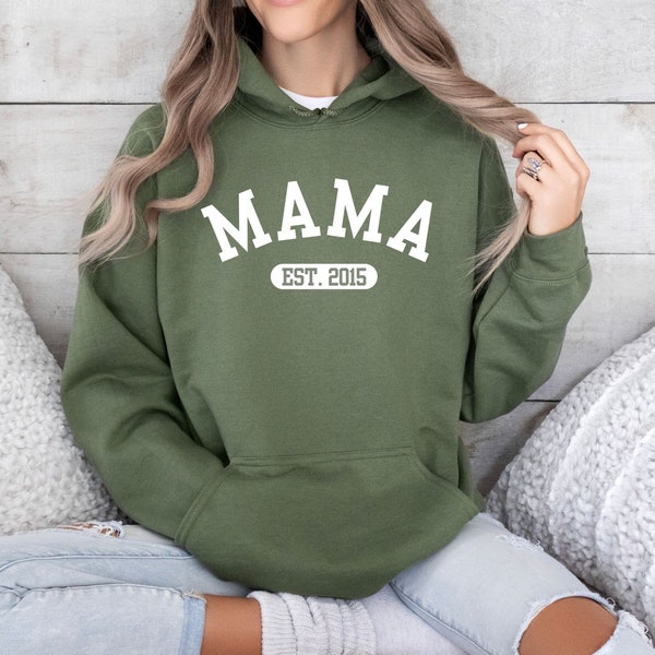 Sweat à capuche de maman personnalisé, cadeau de fête des mères pour maman cool, sweat-shirt de maman personnalisé avec noms d'enfants, chemise avec noms d'enfants sur la manche