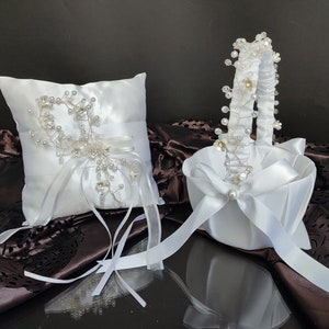 Flower Girl Baskets, Girl Baskets, Flower Girl, Wedding Decorations, Basket, Wedding Basket, Girl Basket Wedding, Flower Girl Basket