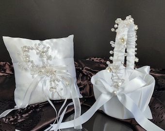 Flower Girl Baskets, Girl Baskets, Flower Girl, Wedding Decorations, Basket, Wedding Basket, Girl Basket Wedding, Flower Girl Basket