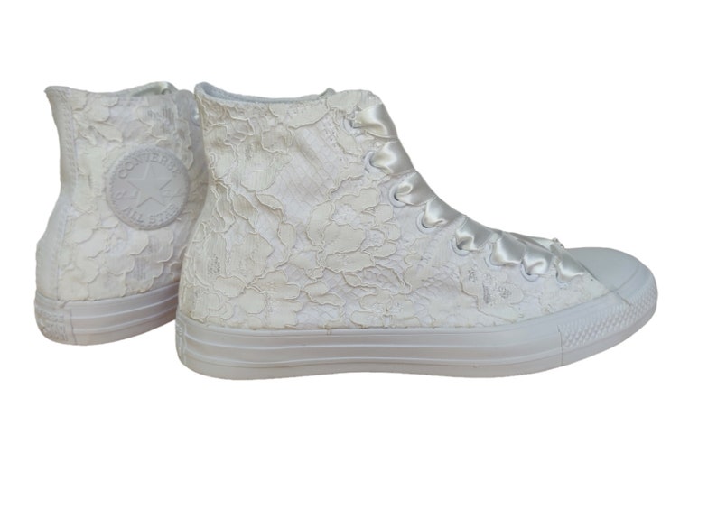 Converse de mariage ivoire pour la mariée, chaussures Converse personnalisées pour mariage, mariée personnalisée. image 1