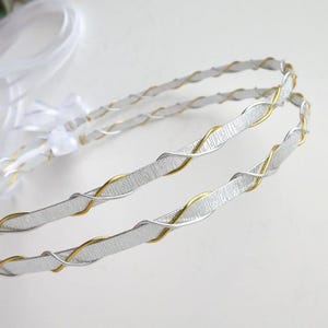 Stefana,Silver-plated wedding crowns with a beautiful two-tone color.