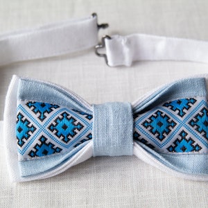White Linen Bow Tie / Groomsmen Bow Tie / Bow tie with ornament / Groomsmen Style / Wedding Bow Tie / Wedding Necktie / Rustic Bow Tie