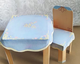 Printable table and chair set for dolls. DIY dollhouse furniture template.