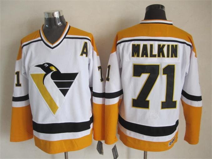 Reebok NHL Youth Pittsburgh Penguins Evgeni Malkin #71 Player Graphic Tee