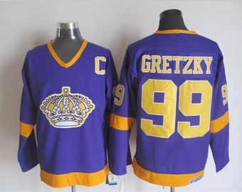 TheSportsOfChamps Wayne Gretzky ! Autographed L.A. Kings Black Jersey !! Mid 90's . Official C C M !! with C O A !!