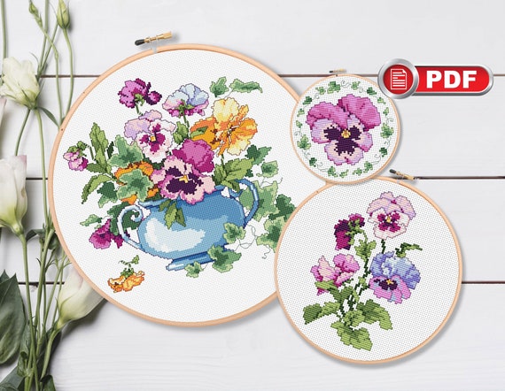 Ensemble de motifs de point de croix pensées vintage, fleurs au