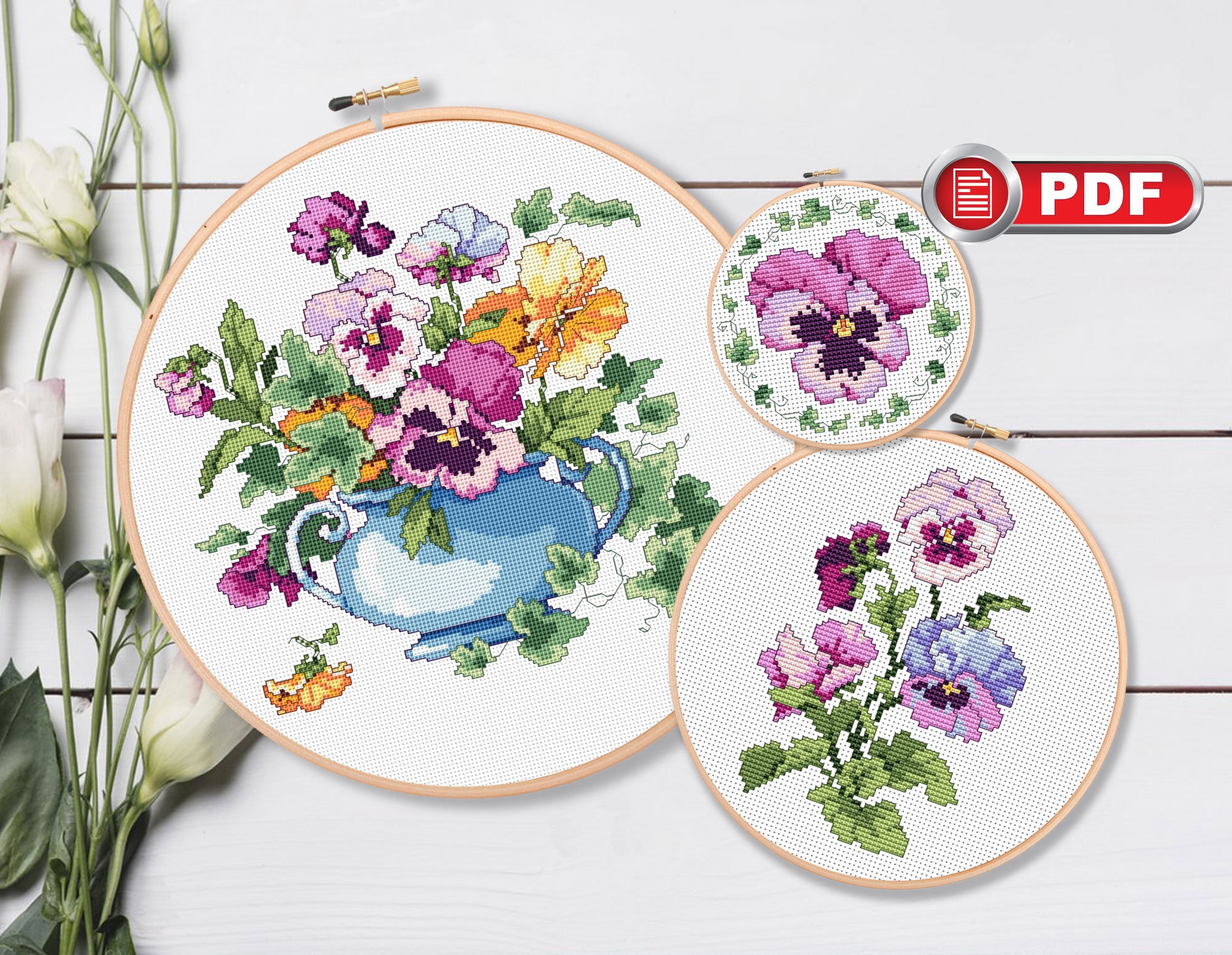 Ensemble de motifs de point de croix pensées vintage, fleurs au