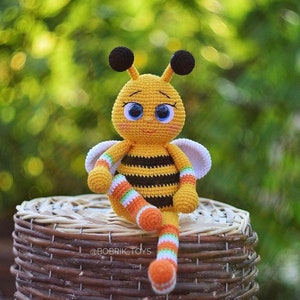 PATTERN: Bee - Crochet bee pattern - amigurumi bee pattern - crocheted baby bee pattern - PDF crochet pattern