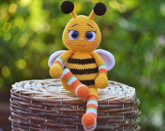 PATTERN: Bee - Crochet bee pattern - amigurumi bee pattern - crocheted baby bee pattern - PDF crochet pattern