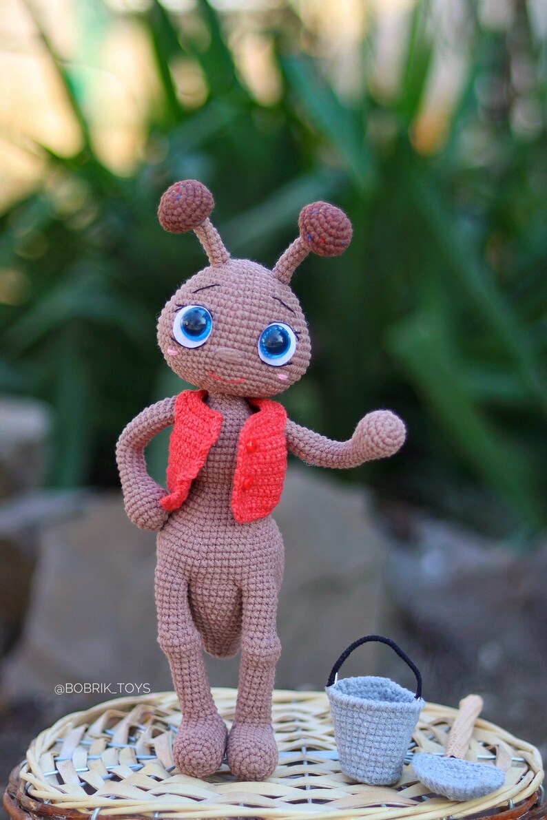 Crochet Ant Pattern: Gans Amigurumi With Vest & Accessories (PDF ...