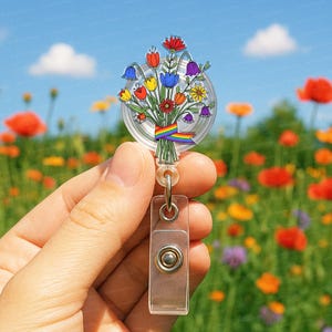 Carretel de distintivo de flores de arco-íris, porta-identidade floral colorido do Orgulho, prendedor de cordão para professores e enfermeiras LGBTQ, presente de mola, presente do Orgulho LGBTQ