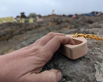 Portable Cherry Hardwood Hangboard: Climbing Grip Trainer