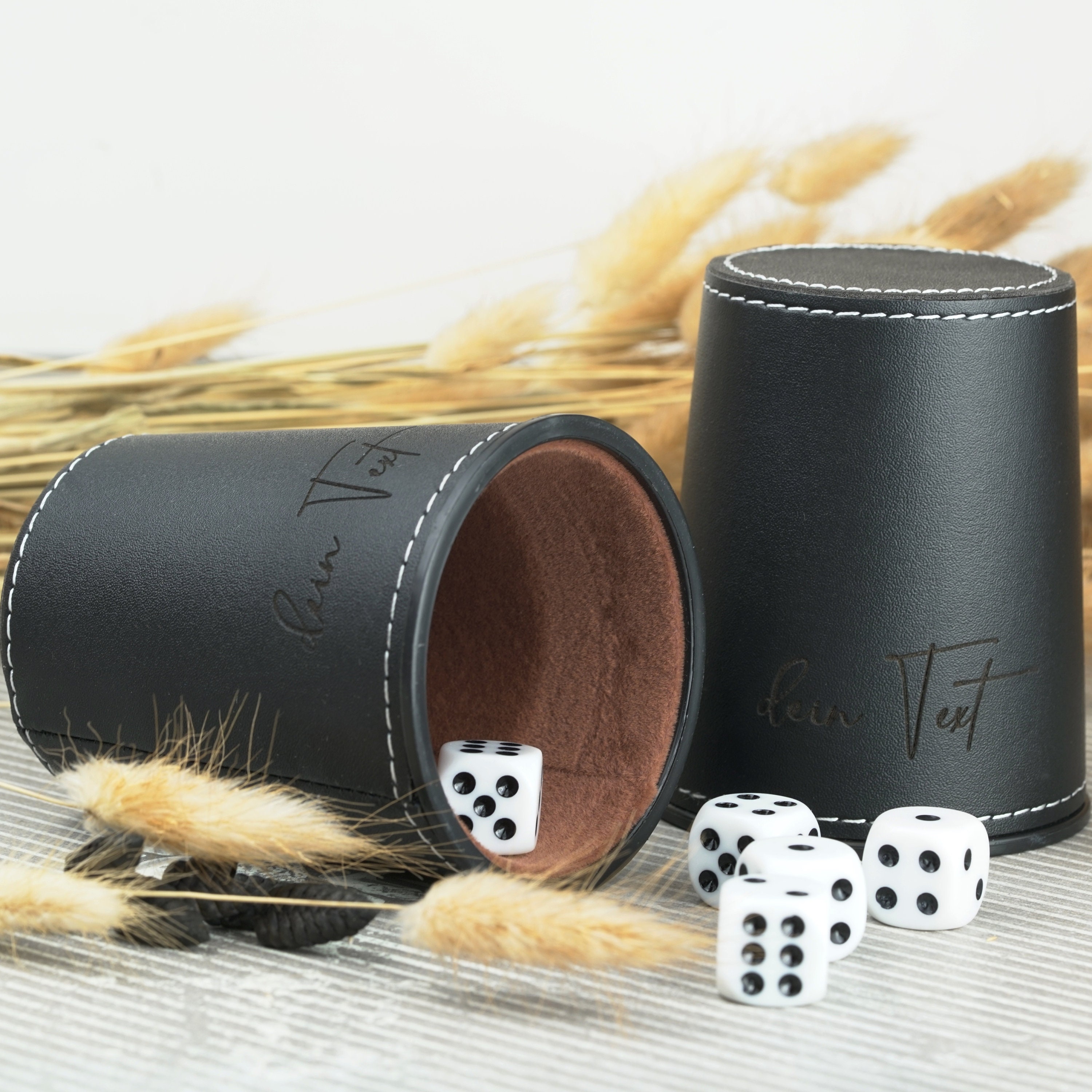 Personalisiertes Würfelbecher-Set - Mit Gravur & 5 Würfeln, Kunstleder