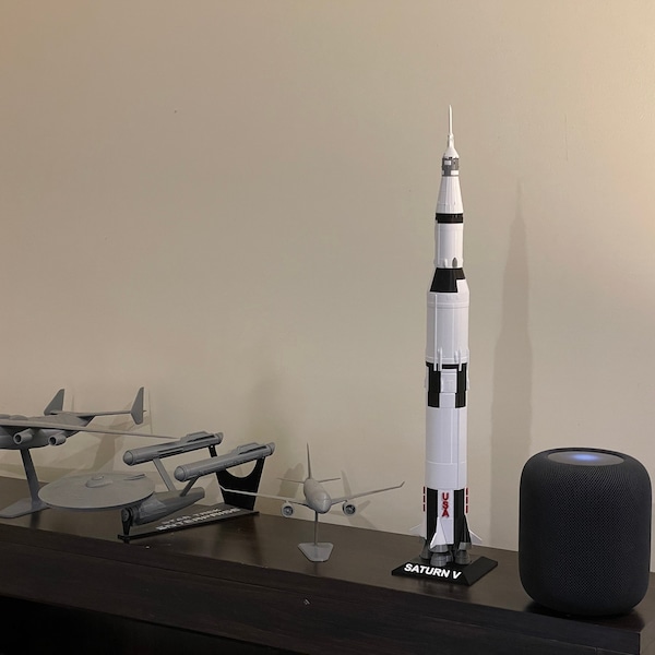 Modèle de fusée Saturn V 1:200 | Imprimé en 3D | Cadeau | NASA | Souvenirs | Amateurs | Décor de bureau | Apollon | Cadeau pour lui | Espace | Bureau