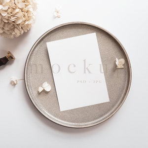 Minimalistische bruiloft mockup, 5 x 7 mockup, RSVP mockup, lege witte kaart, wenskaart mockup, minimalistische mockup, elegante bruiloft mockup, 0010