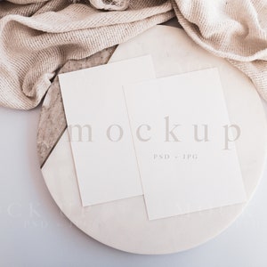 Doppelter 5x7 Karten Mockup, Hochzeitskarte Mockup, Einladung Mockup, Einladung Mockup, Bachelorette Mockup, Braut Mockup, Hochzeit Mockup 0010