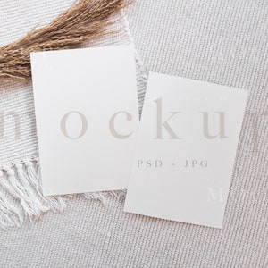Bruiloft mockup, minimalistische dubbele kaart mockup, 5 x 7 mockup, uitnodiging mockup, Card suite mockup, wenskaart mockup, Pampas gras mockup