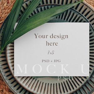 Mockup di carta 7x5, mockup orizzontale, mockup di biglietti di auguri boho, mockup rustico, mockup di cartoline boho, mockup di carta per disegni di cancelleria, psd