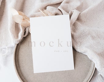 Minimalist RSVP mockup, 5x7 mockup, wedding mockup, empty white card, boho greeting card mockup, minimalist mockup smart object | JPEG 0010