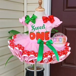 Strawberry Birthday Tutu Outfit: Personalized Baby Toddler Set
