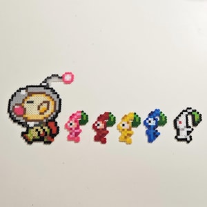 Pikmin - Olimar Louie mini bead magnets (Gamecube and Gameboy advanced Sprites)