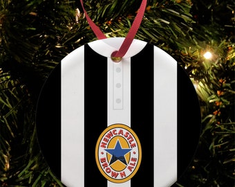 Newcastle Utd 1996 Kit de chemise rétro pour la maison, décoration d'arbre de Noël, boule plate en céramique, cadeau de Noël idéal, Newcastle Toon Army