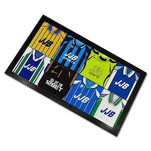 Wigan Athletic Klassische Hemden Retro Heim- & Auswärtsshirts Kit Montage Bar Läufer Großes Weihnachtsgeschenk Gedruckt in den UK Fußballgeschenken