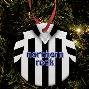 Newcastle Home 2003 Retro Shirt Kit Christmas Tree Decoration Bauble Flat Ceramic Great Christmas Gift