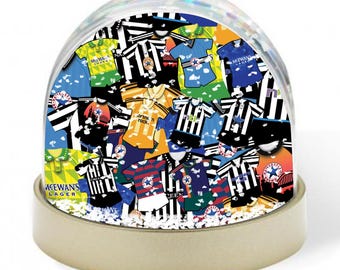 Newcastle Retro Kit Mash Snow Globe Classic Kits Xmas Decoration Utd Magpies Etc Great Toon Army Fans Gift