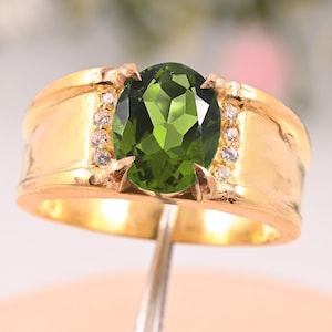 Peridot Men&#39;s Ring, 925 Sterling Silver Ring, August Birthstone Ring, Handmade Ring, Real Peridot Ring, Elegant Peridot Ring, Gift for him.