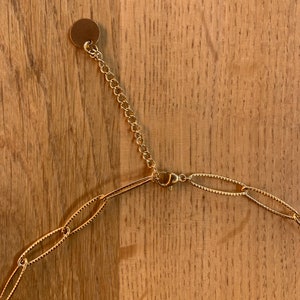 Collier doré en acier inoxydable grosse maille pendentif Fleur image 3