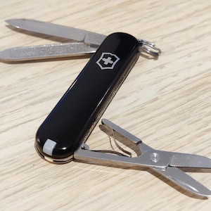 Victorinox Swiss Army Classic SD Black