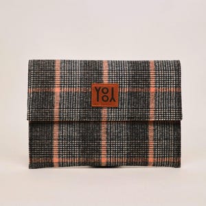 Modern Gray Wool Laptop Sleeve – Slim & Durable, Unique Handmade Wool Laptop Case – Sleek - Stylish, Soft - Durabla, Gray Wool Laptop Cover