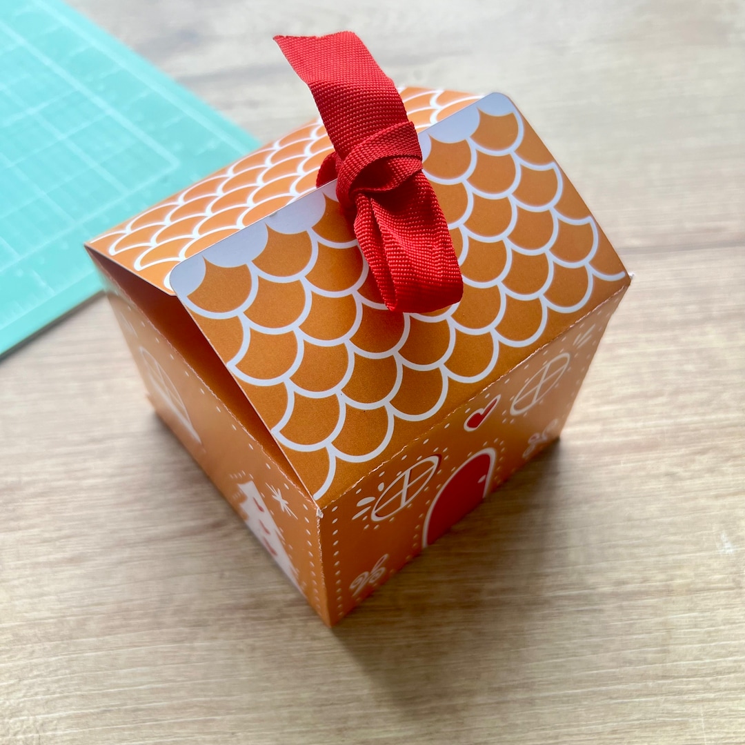 Gingerbread House Favor Box Template, SVG, Cricut, Silhouette (digital