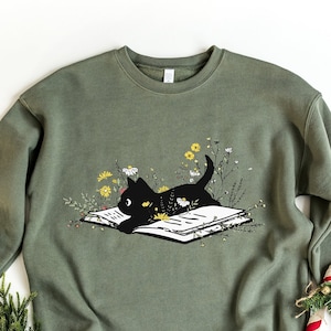 Cat Mom Shirt, Cat Lover Tee, Cute Book Cat Shirt, Floral Book Shirt, Book Lover Sweatshirt, Reader Bookish Tee, Cat Themed Gifts For Women