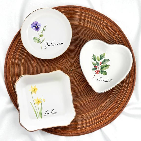 Personalized Birth Flower Ring Dish, Bridesmaid Gift, Best Friend Gift, Custom Watercolor Flower Jewelry Dish, Birthday Gift, Christmas Gift