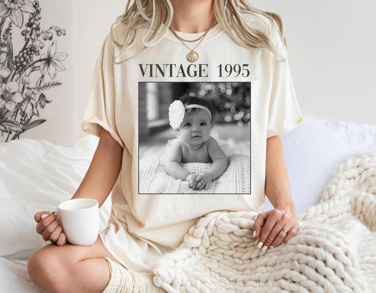 パーソナライズされた誕生日シャツ、カスタム写真と年の誕生日Tシャツ、カスタム30歳40歳の誕生日ギフトスウェットシャツ、ヴィンテージ1995年写真シャツ