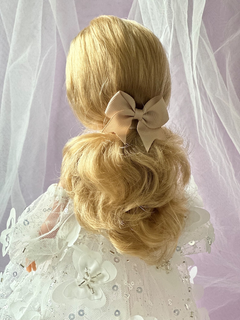 Beautiful doll in a luxurious dress with curly blonde hair, Berjuan Eva, dolls clothes, gift daughter. Toys for girls Bild 3